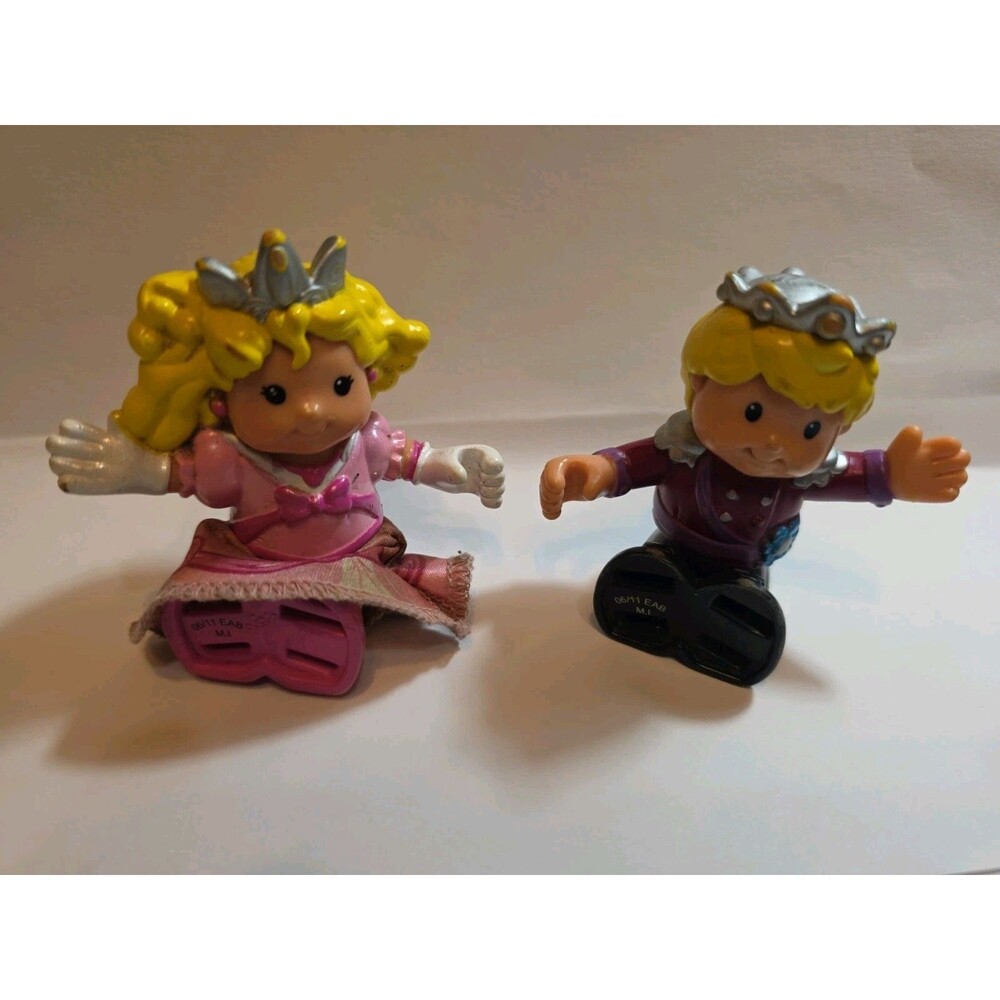Fisher Price Little People Princess Sarah Lynn & Prince  bendable Castle Play B